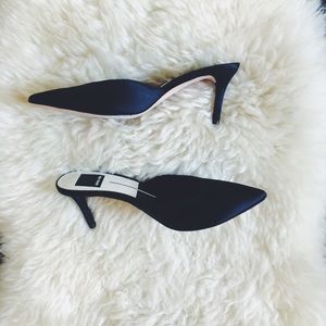 Dolce Vita Shoes - Dolce Vita satin mule pump size 6 Dolce Vita Shoes - Dolce Vita satin mule pump size 6